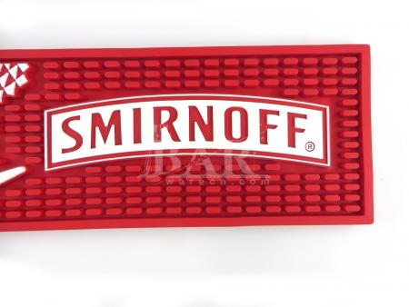 Smirnoff logo kabartmalı bar koşucu çubuğu mat 